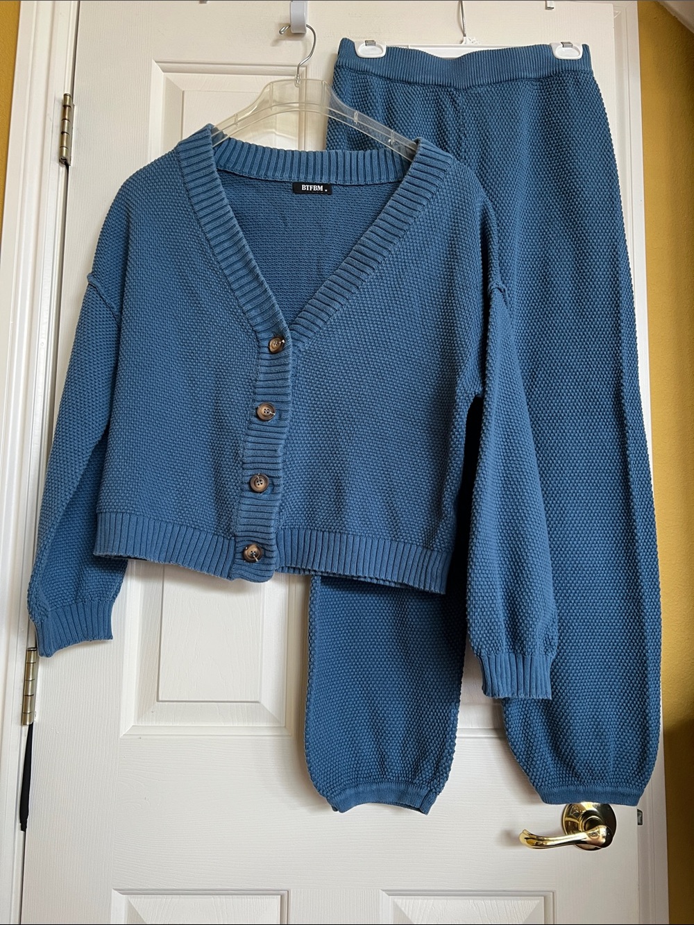 BTFBM casual / Athletic outfit sets
( Elegant textured fabric )